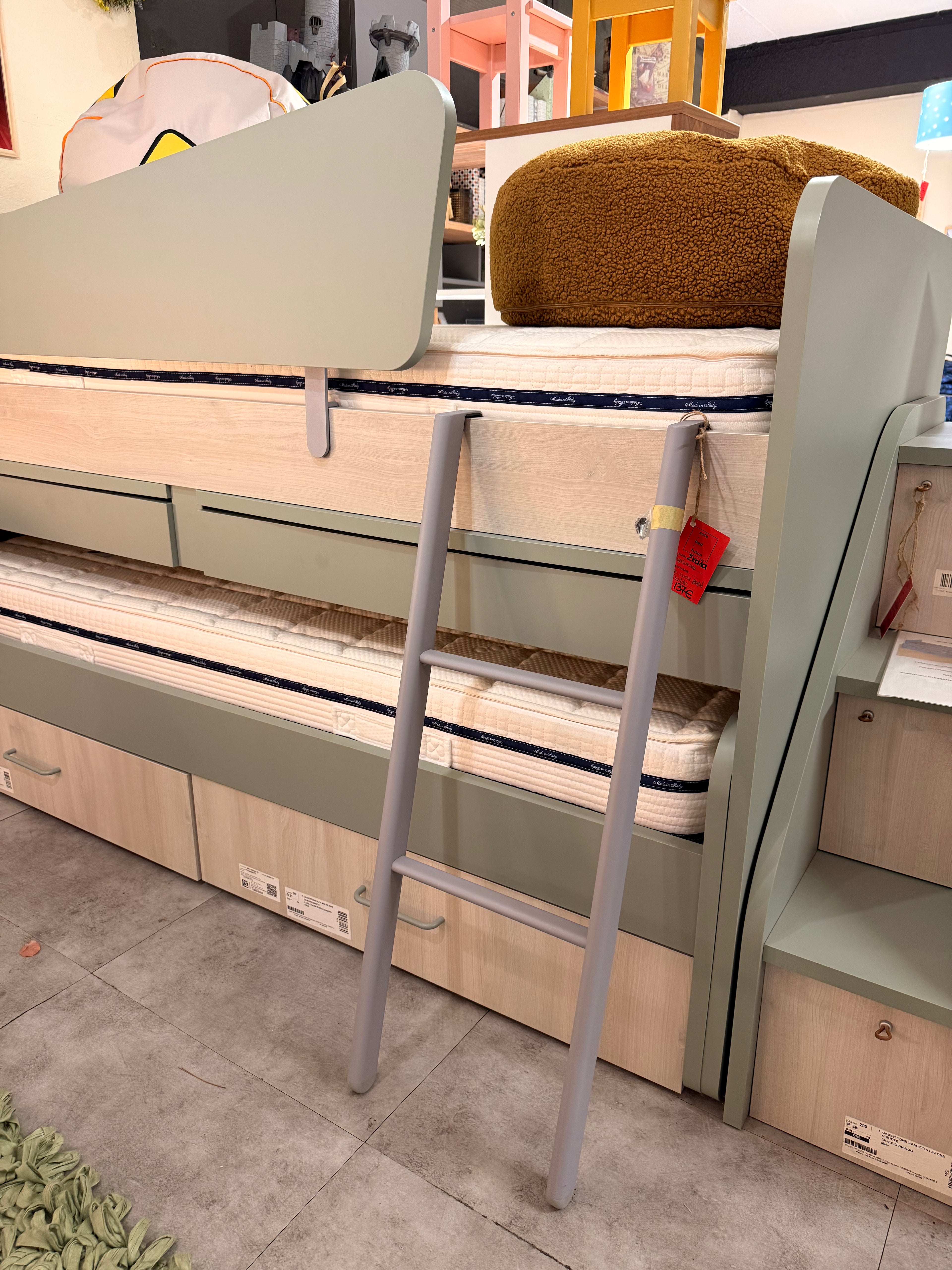 Federico / Μεταλλική Σκάλα