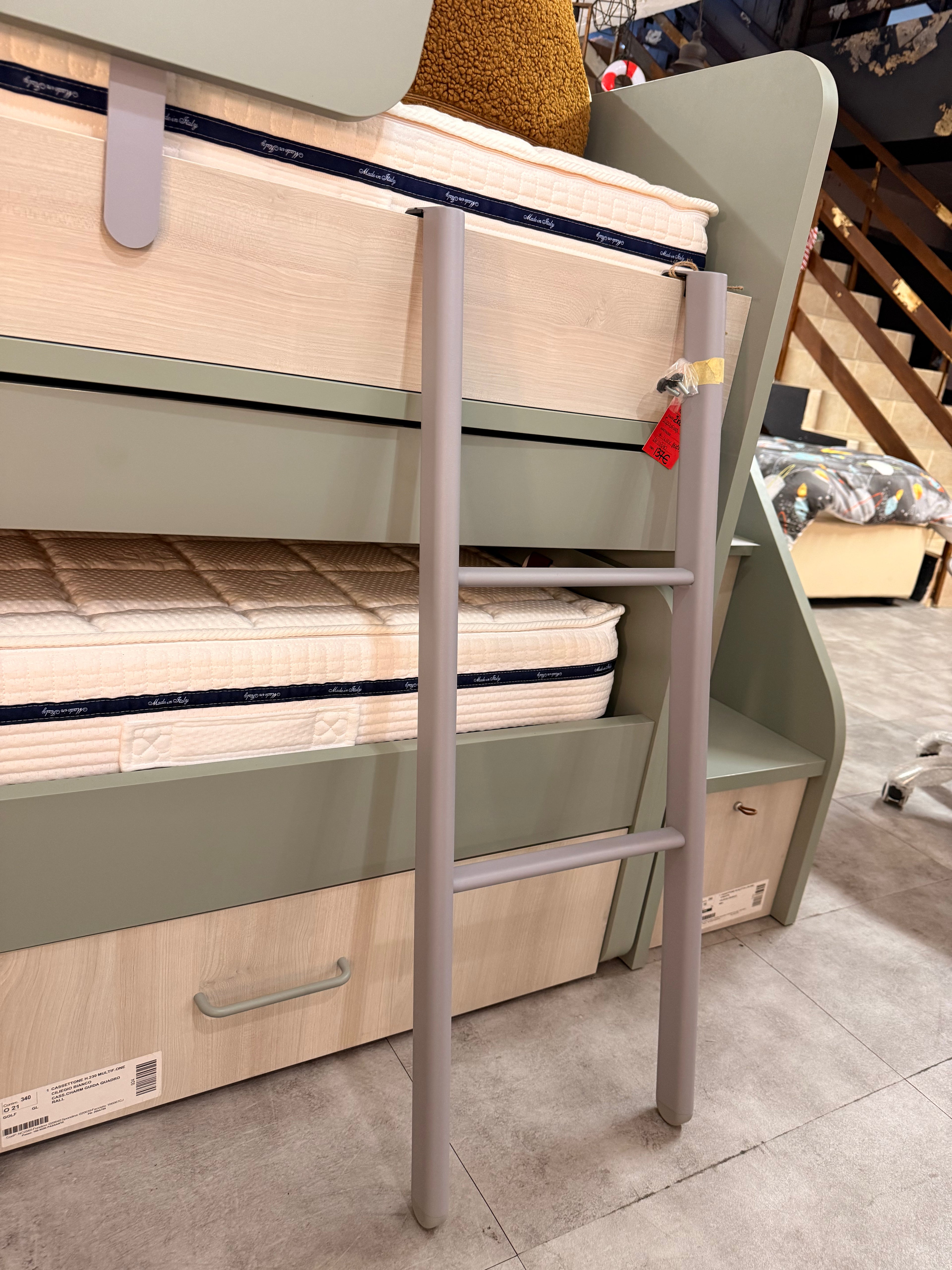 Federico / Μεταλλική Σκάλα