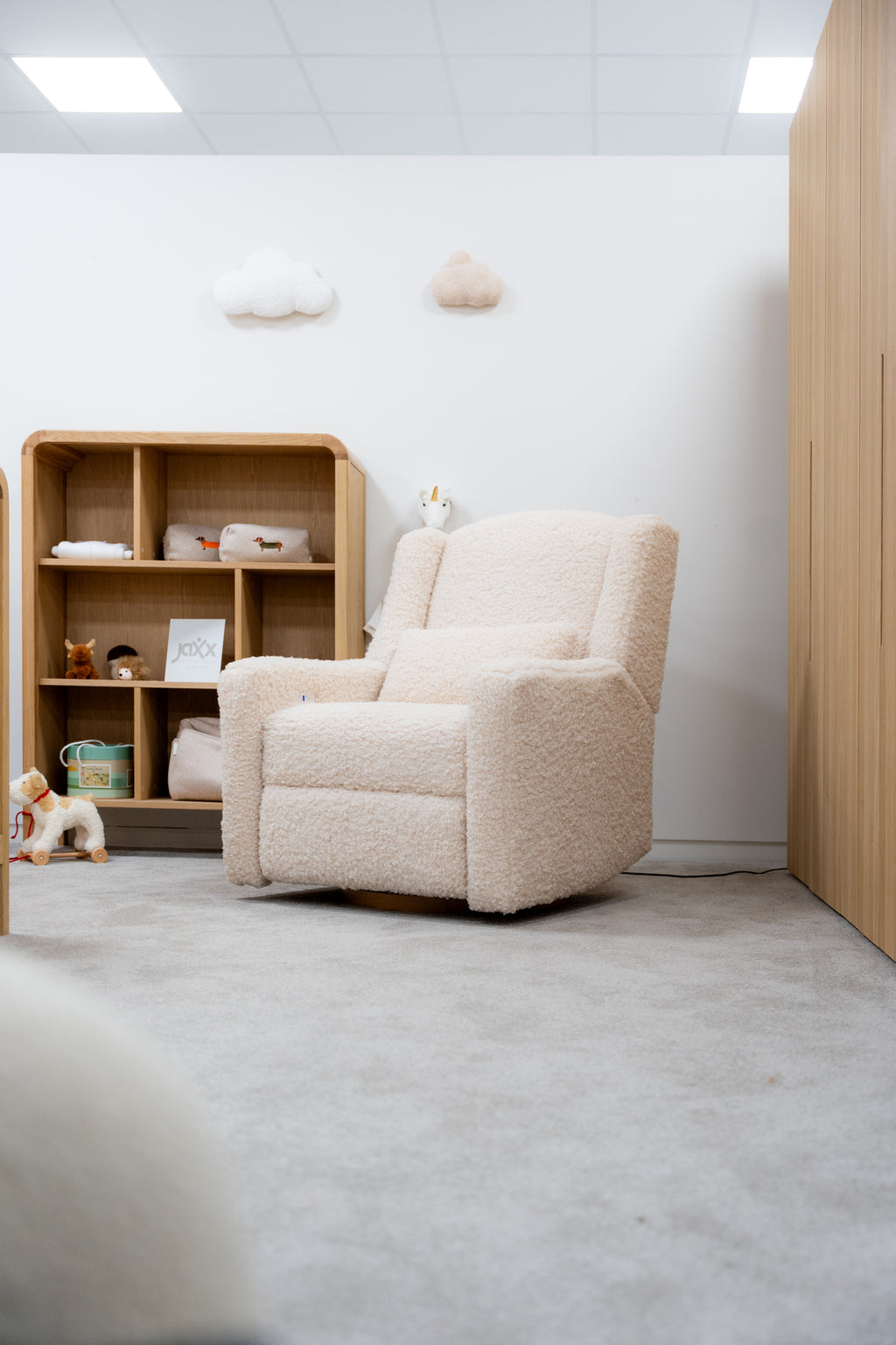 ROCKY electric recliner curly beige / Πολυθρόνα με ηλεκτρικό μηχανισμό ανάκλιση