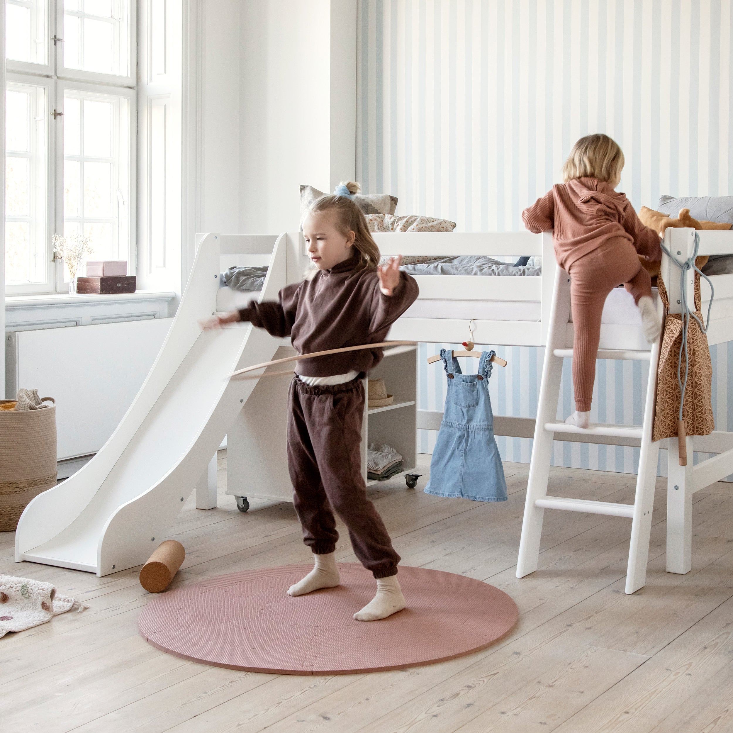 ECO_LUXURY_HALFHIGH_BED_WITH_SLIDE_ΚΟΥΚΕΤΑ ΜΕ ΤΣΟΥΛΗΘΡΑ HOPPEKIDS