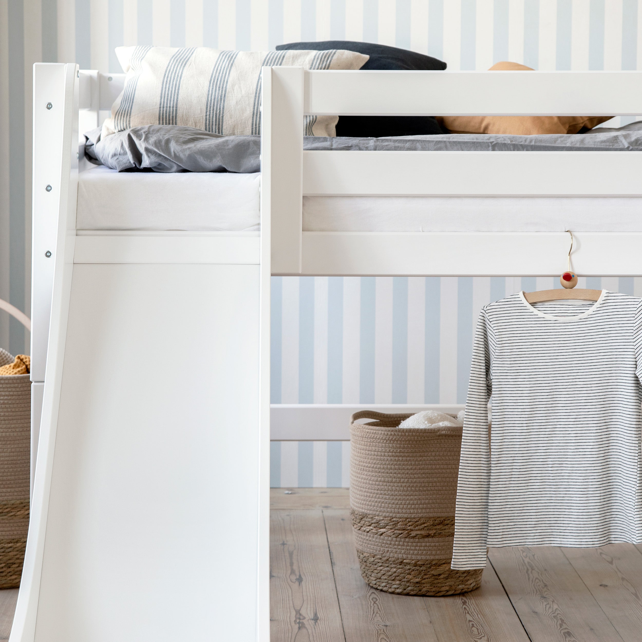 ECO_LUXURY_HALFHIGH_BED_WITH_SLIDE_ΚΟΥΚΕΤΑ ΜΕ ΤΣΟΥΛΗΘΡΑ HOPPEKIDS